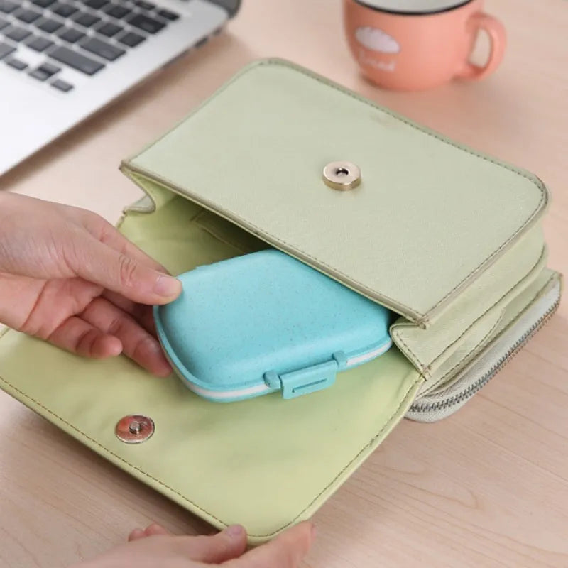 MiniGrip™ 8-Grid Portable Pill Organizer – Weekly Medicine & Vitamin Storage Case