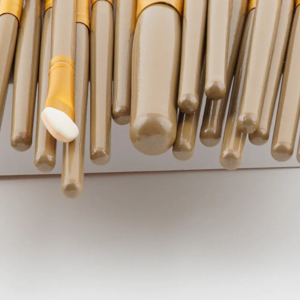 Professional Makeup Brush Set with Soft Synthetic Handles